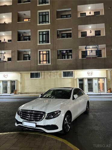 Mercedes E 220 d-6