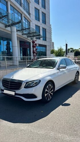 Mercedes E 220 d-1