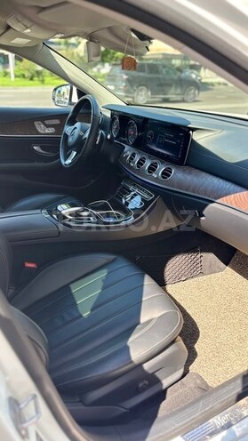 Mercedes E 220 d-9