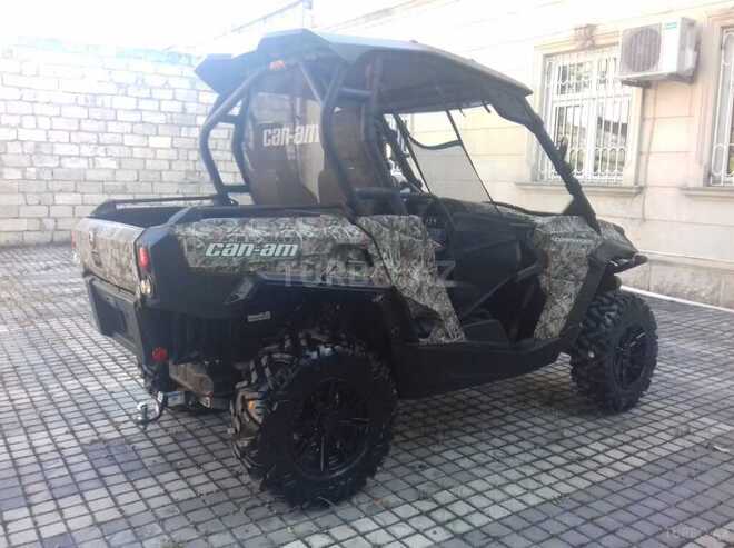Can-Am Commander-3
