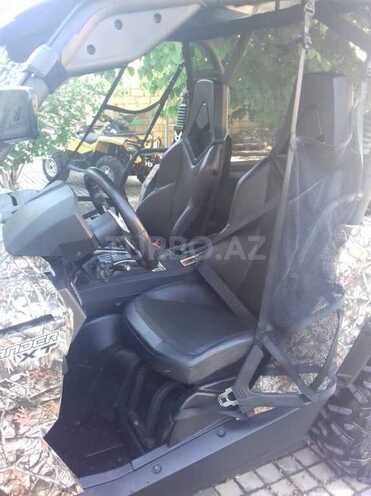 Can-Am Commander-5