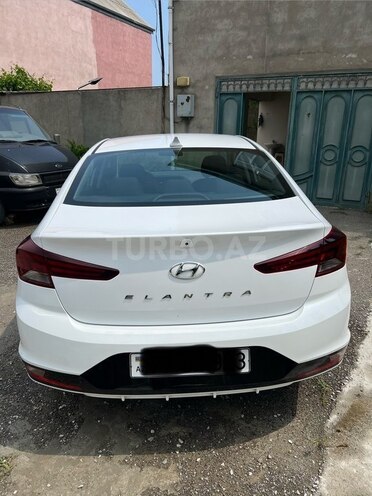 Hyundai Elantra-5