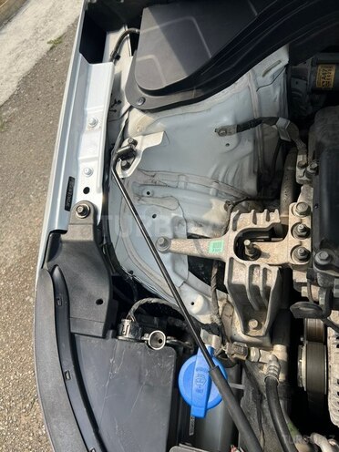 Hyundai Elantra-12