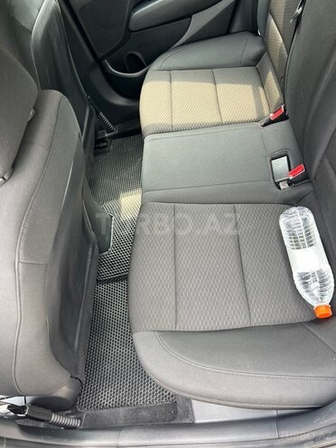 Hyundai Elantra-8