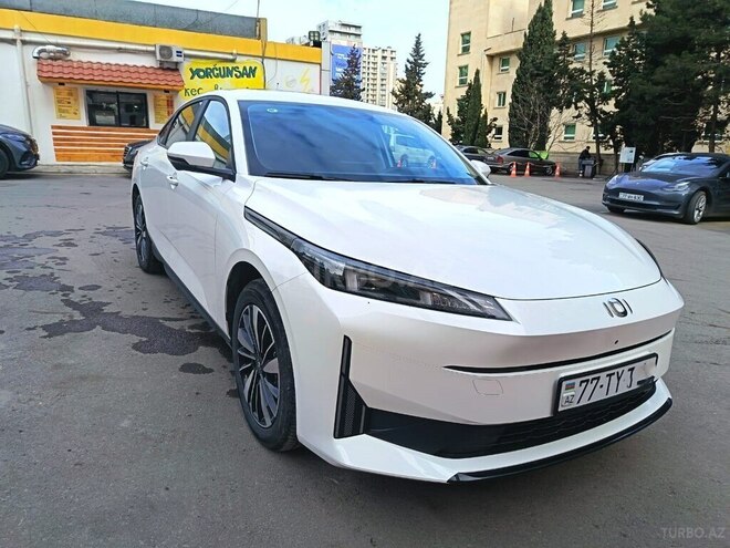 Changan Qiyuan A05-5