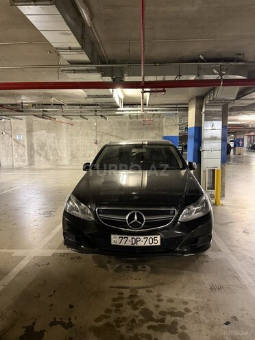 Mercedes E 220-1