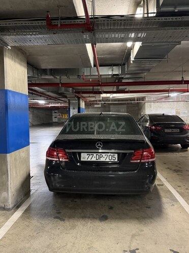 Mercedes E 220-12