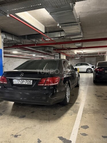 Mercedes E 220-13