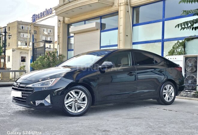 Hyundai Elantra-3