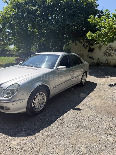 Mercedes E 240-2