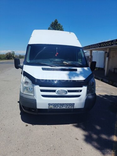 Ford Transit-2