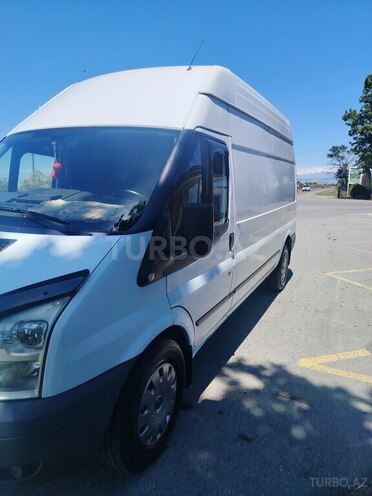 Ford Transit-4