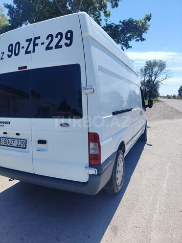 Ford Transit-6