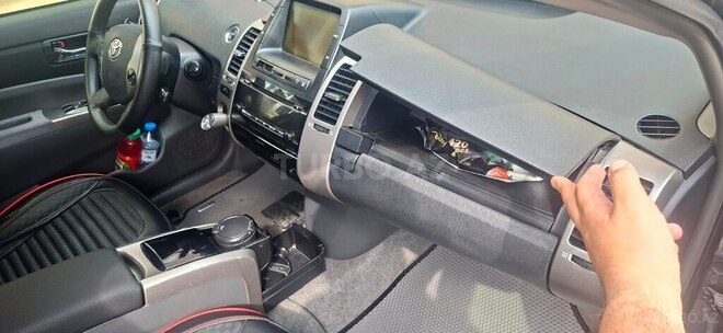 Toyota Prius-13
