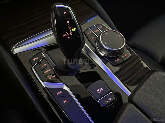 BMW 530e-31