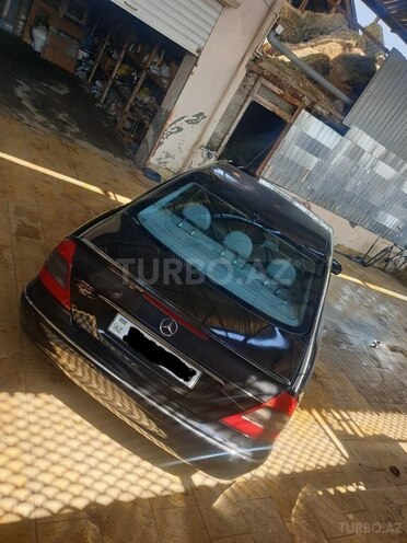 Mercedes E 320-4