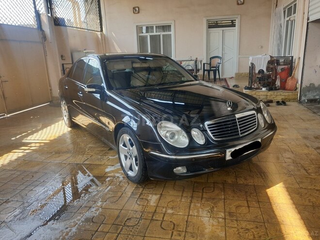 Mercedes E 320-1