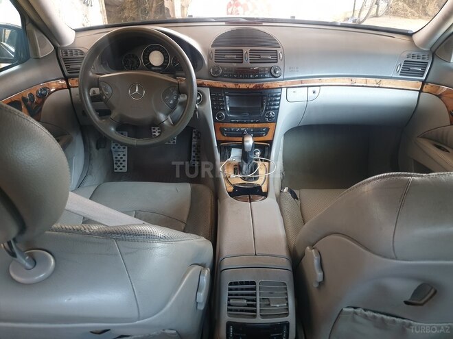 Mercedes E 320-8