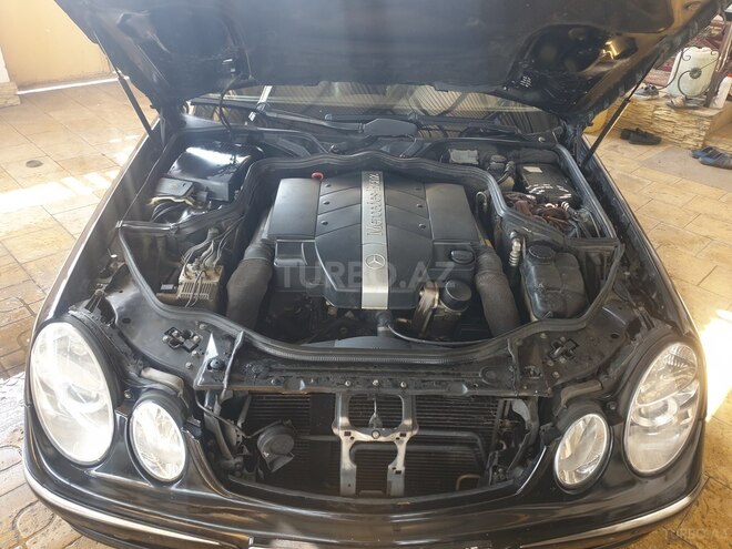 Mercedes E 320-6