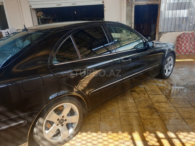 Mercedes E 320-11