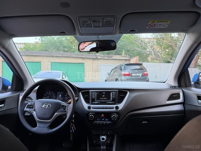 Hyundai Accent-6