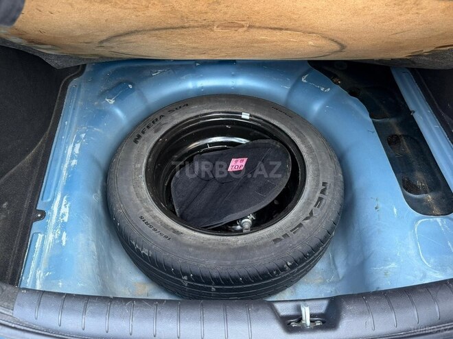 Hyundai Accent-4