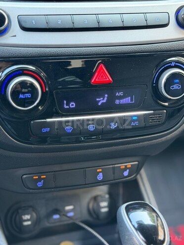 Hyundai Accent-5