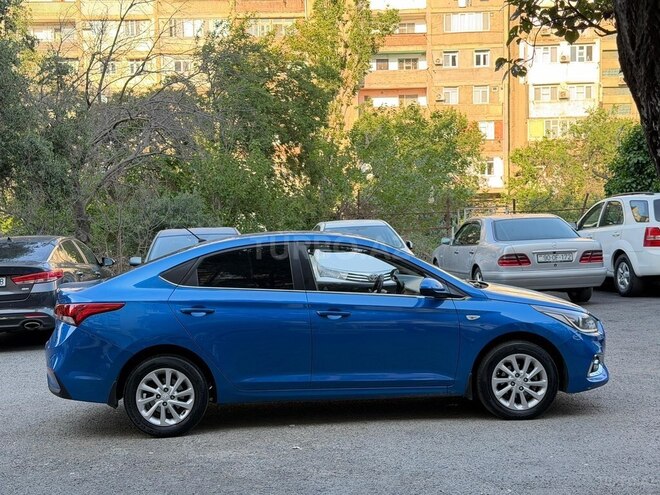 Hyundai Accent-10