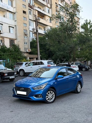 Hyundai Accent-15