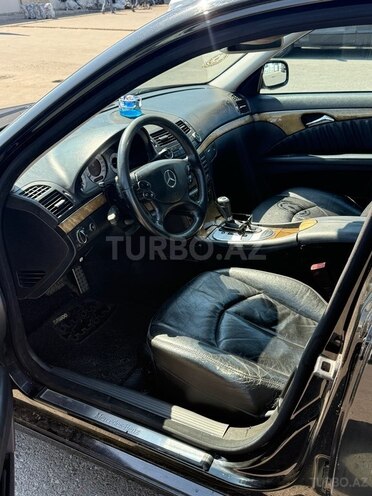 Mercedes E 320-7