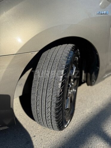 Toyota Prius-4