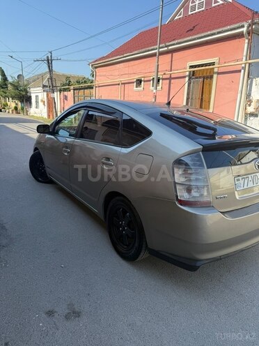 Toyota Prius-5