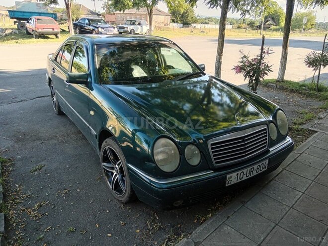 Mercedes E 230-5