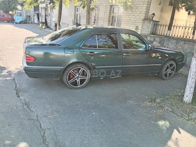 Mercedes E 230-9