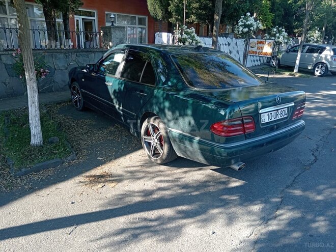 Mercedes E 230-3