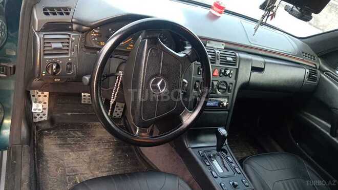 Mercedes E 230-10