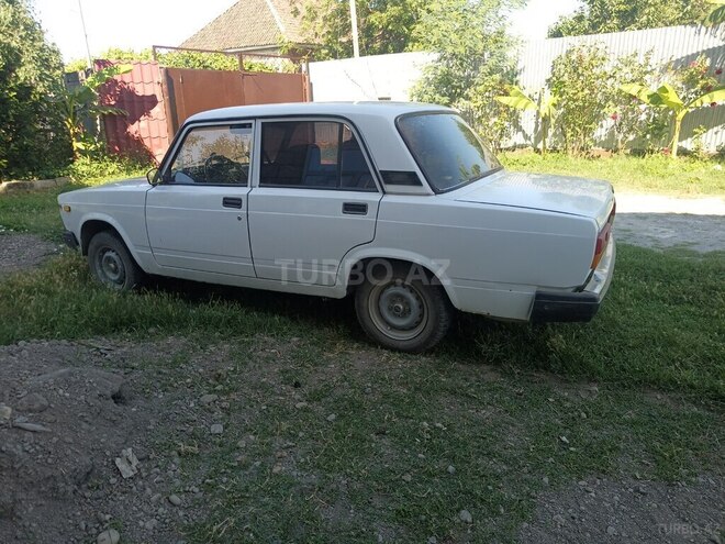 LADA (VAZ) 2107-2