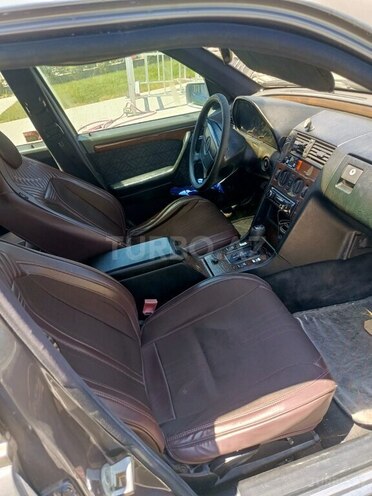 Mercedes E 200-6