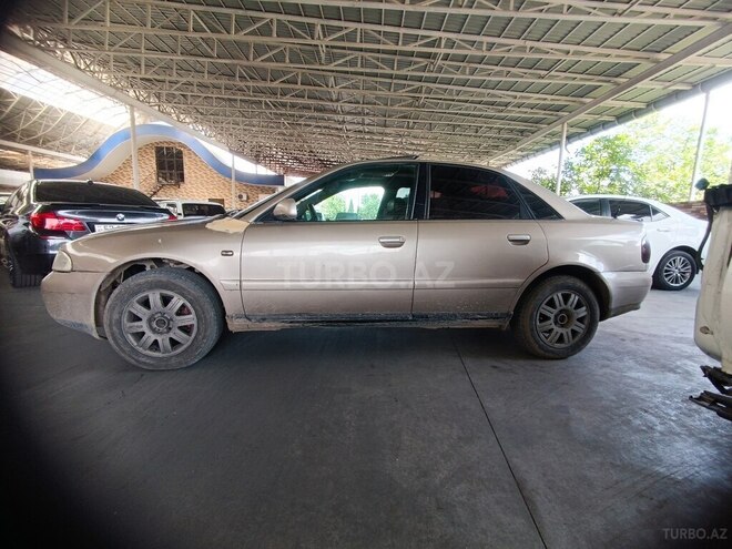 Audi A4-4