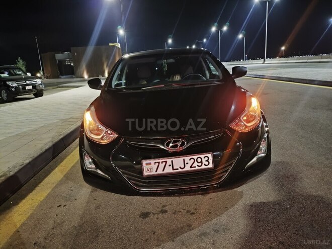 Hyundai Elantra-4