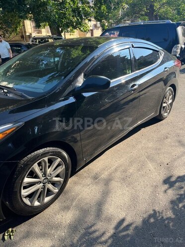 Hyundai Elantra-3