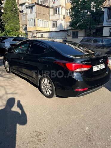 Hyundai Elantra-7