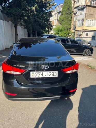 Hyundai Elantra-6