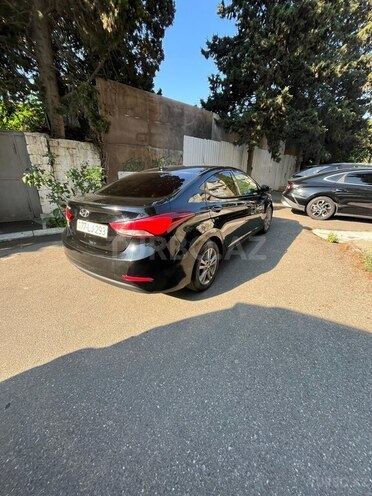Hyundai Elantra-5