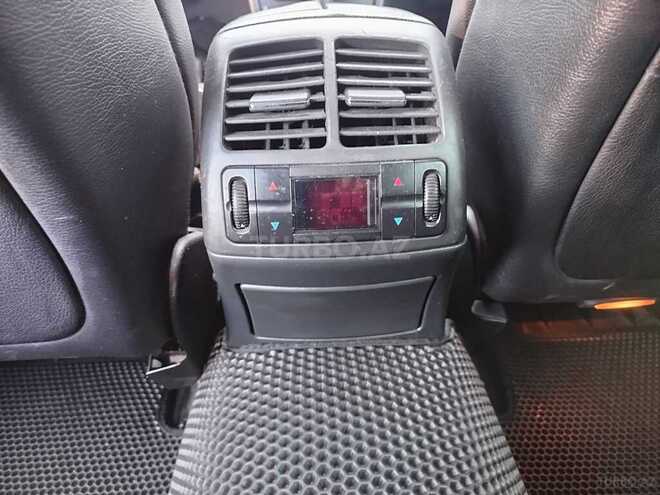 Mercedes E 220-2