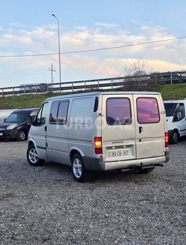 Ford Transit-3
