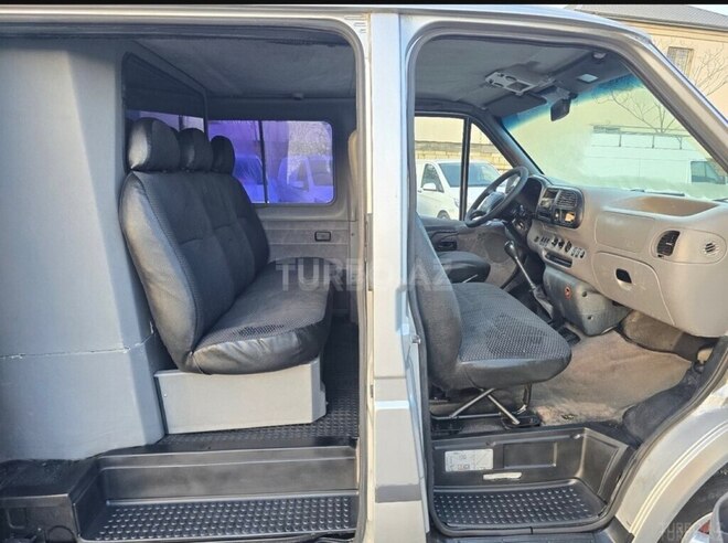 Ford Transit-6