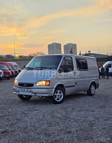 Ford Transit-4