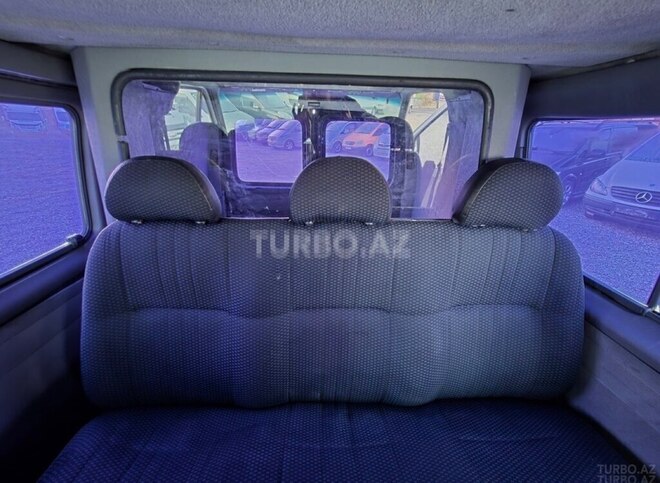 Ford Transit-15