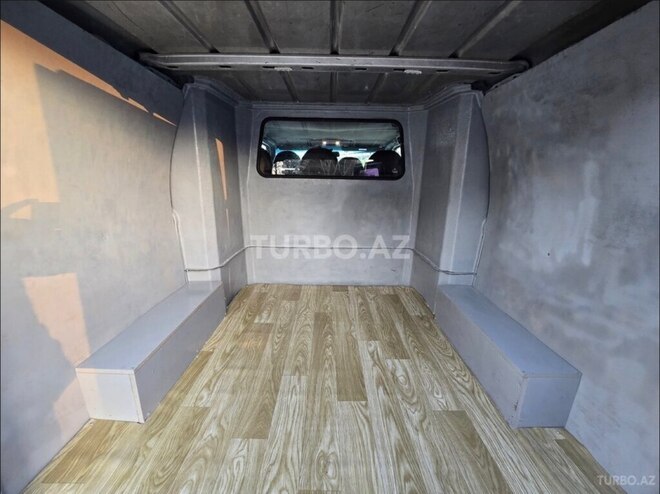 Ford Transit-13